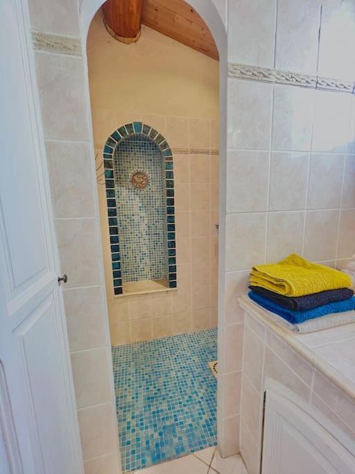 Appartement Proche Aeroport Marseille Marignane - Studio Confortable - Logement Ideal - Hebergement Tout Equipe Rognac Buitenkant foto