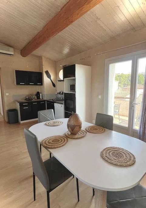 Appartement Proche Aeroport Marseille Marignane - Studio Confortable - Logement Ideal - Hebergement Tout Equipe Rognac Buitenkant foto