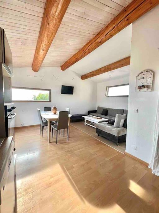 Appartement Proche Aeroport Marseille Marignane - Studio Confortable - Logement Ideal - Hebergement Tout Equipe Rognac Buitenkant foto